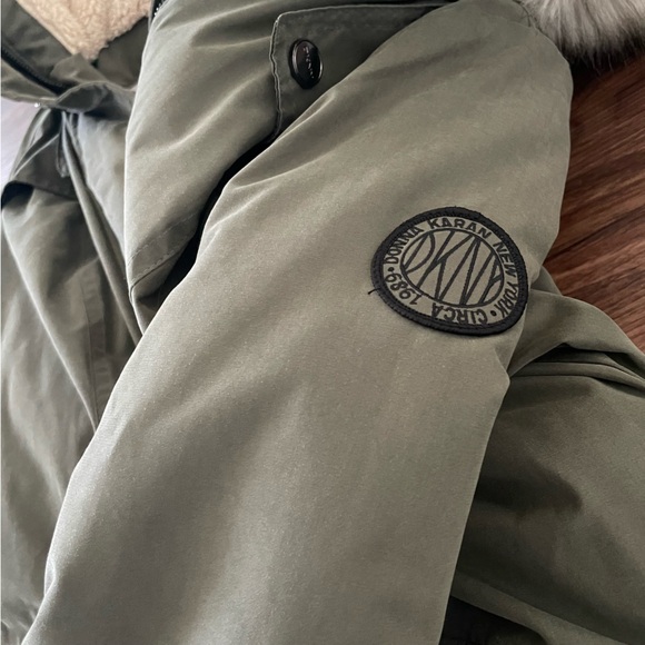 DKNY Parka Fur Trim Hooded, zippered Belted Warm Jacket - Picture 6 of 10